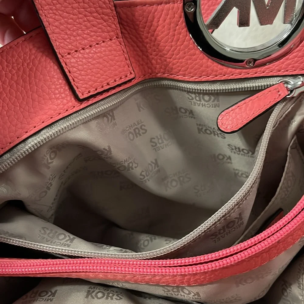 MICHAEL KORS LARGE SATCHEL PURSE - Picture 10 of 15